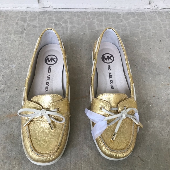 NWOB Michael Kors Blair Gold Leather Boat Shoe - Picture 1 of 7